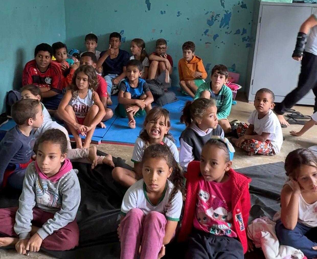 Leia mais sobre o artigo Mais de mil alunos da rede municipal passam a ter aulas de inglês em Alfredo Chaves