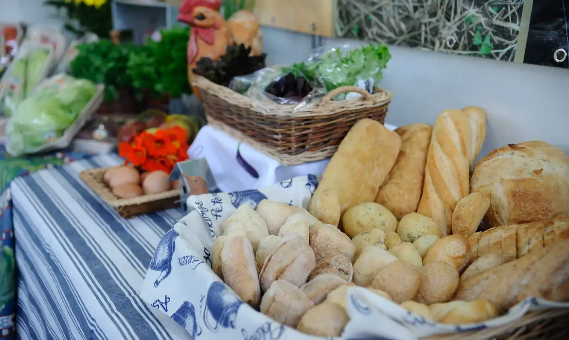 Leia mais sobre o artigo Indústria de alimentos e bebidas cresceu 8% em 2025, diz Abia