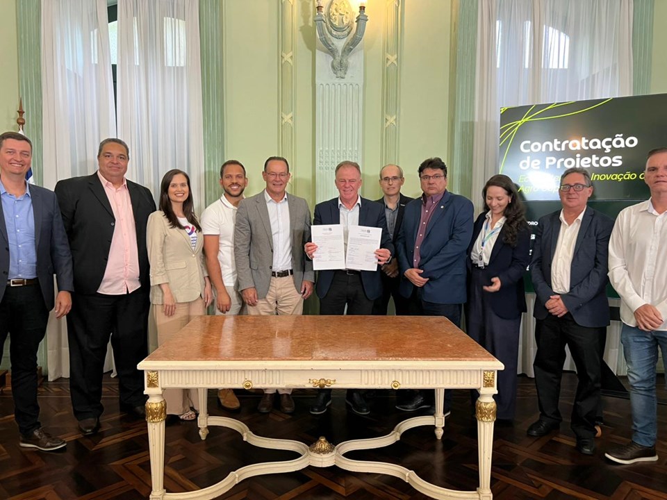 Leia mais sobre o artigo Governo do Estado fortalece inovação no campo com novos projetos para o agro capixaba