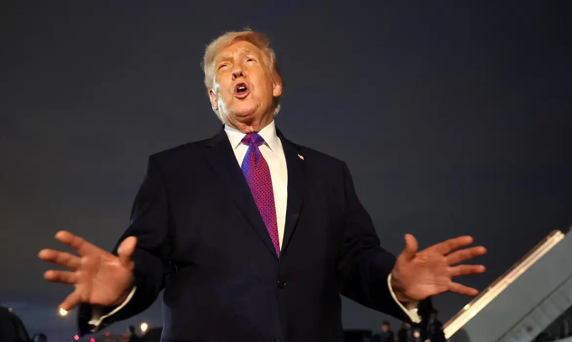 Leia mais sobre o artigo Trump recua e aceita suspender ataques ao Irã por duas semanas