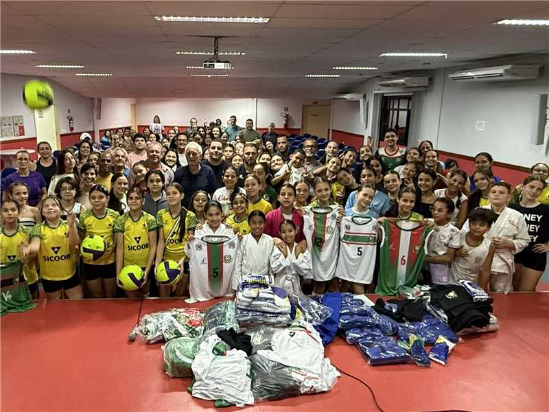 Leia mais sobre o artigo Projeto Campeões de Futuro recebe novos materiais esportivos em Alfredo Chaves