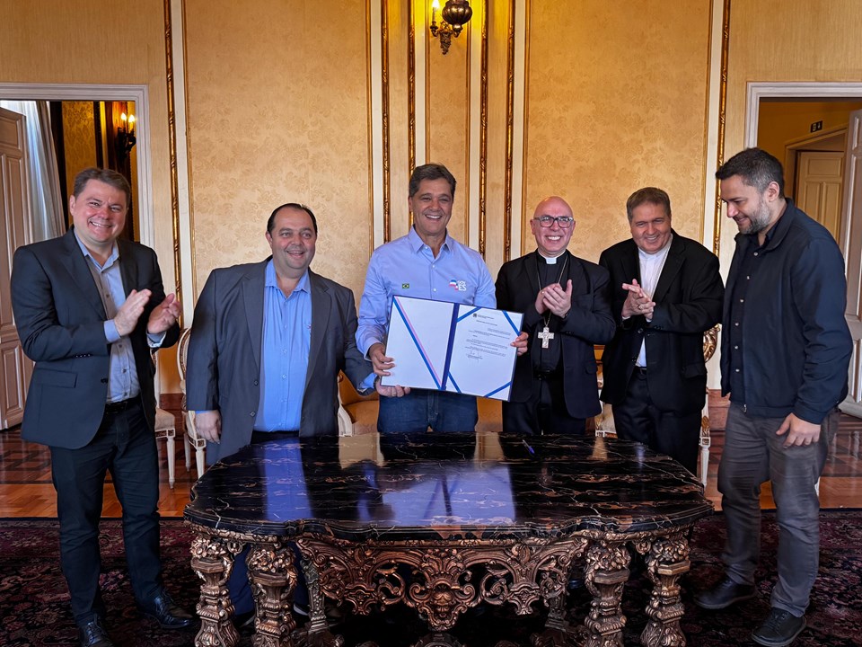 Leia mais sobre o artigo Governo do Estado transfere simbolicamente Capital para Anchieta em homenagem a São José de Anchieta