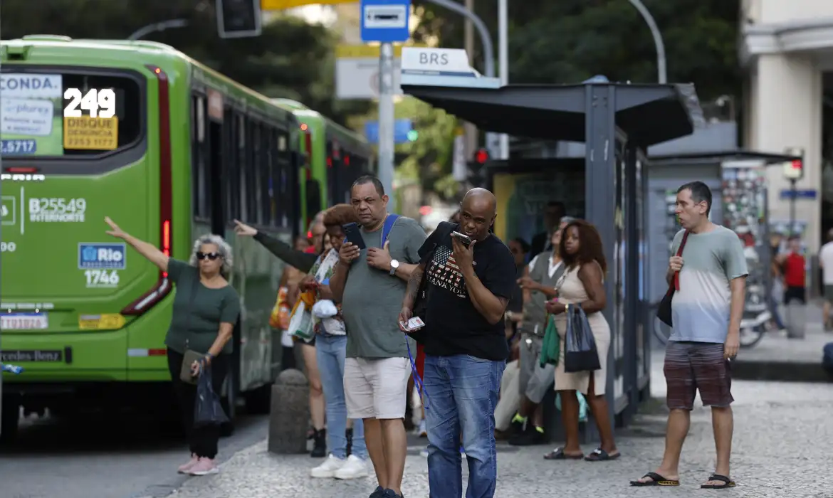 Leia mais sobre o artigo Lula sanciona lei do Marco Legal do Transporte Público Coletivo