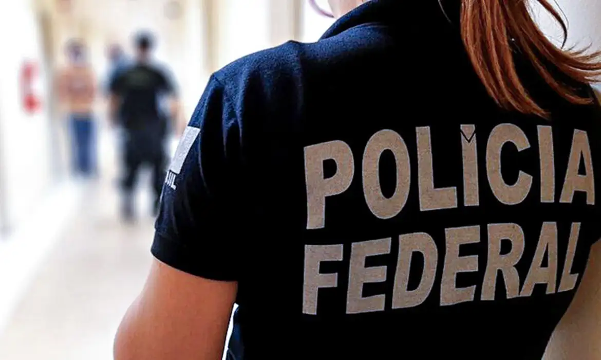 Leia mais sobre o artigo PF apreende celulares para coibir violência infantojuvenil na internet