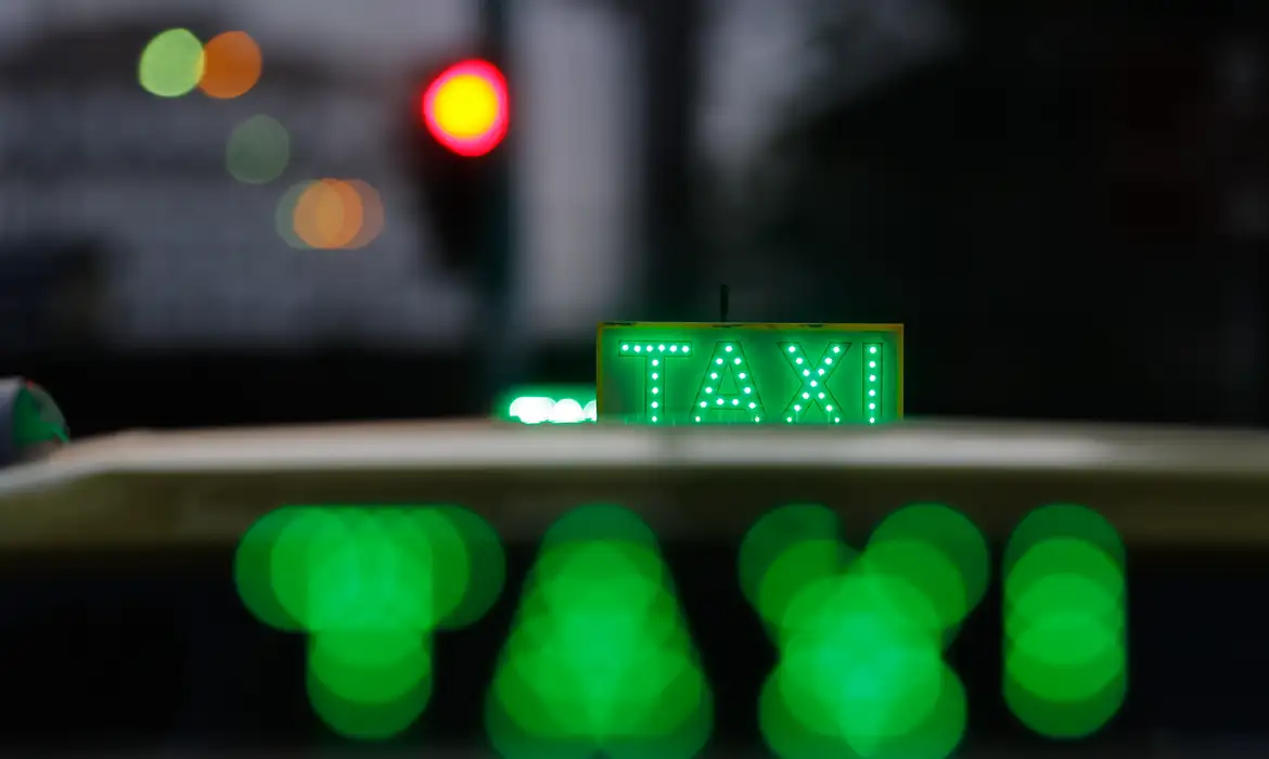 Leia mais sobre o artigo Motoristas de apps e taxistas já podem pedir financiamento