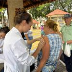 Prefeitura reforça importância da vacinação contra a gripe para crianças e idosos