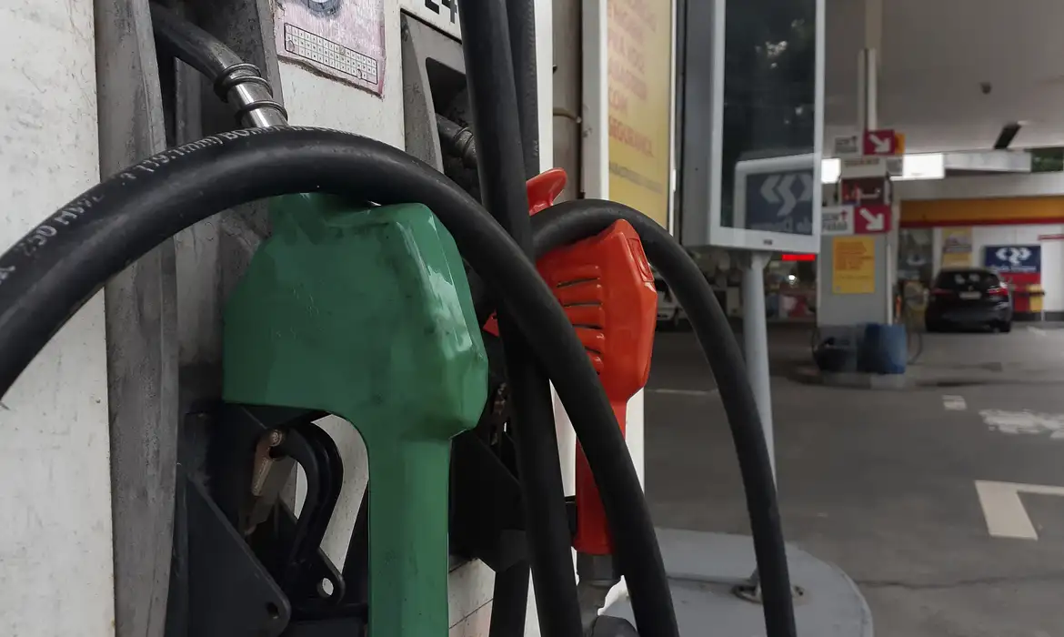 Leia mais sobre o artigo Gasolina com 32% de etanol deve ser R$ 0,03 mais barata