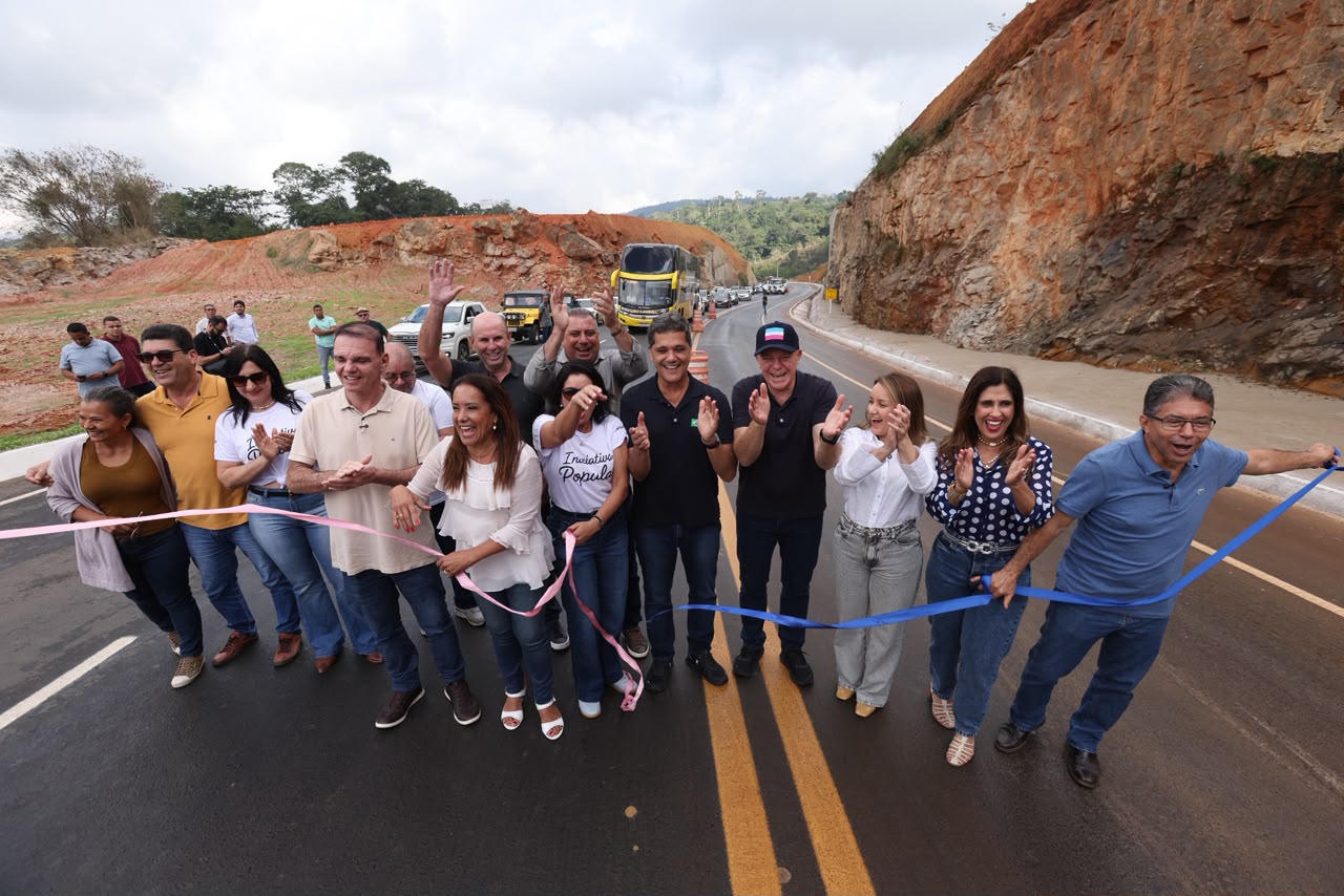 Leia mais sobre o artigo Governo do Estado entrega trecho da ES-230 e amplia investimentos em infraestrutura no Norte do Estado